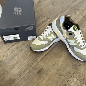 New Balance 580 shoes